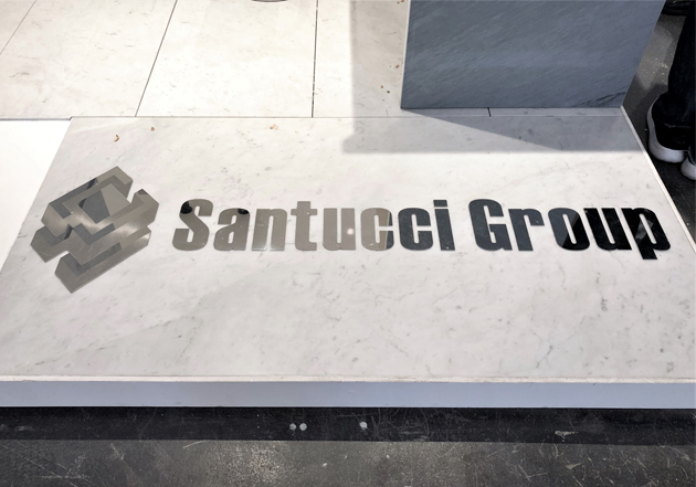 Vibel_Group_Santucci Group_Scritta in acciaio inox satinato_Marmomac-Verona