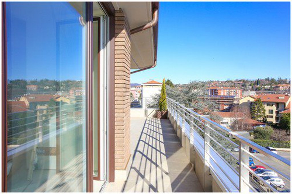 Vibel Design_Residenza Etoile_Chieri_Ringhiere acciaio balcone